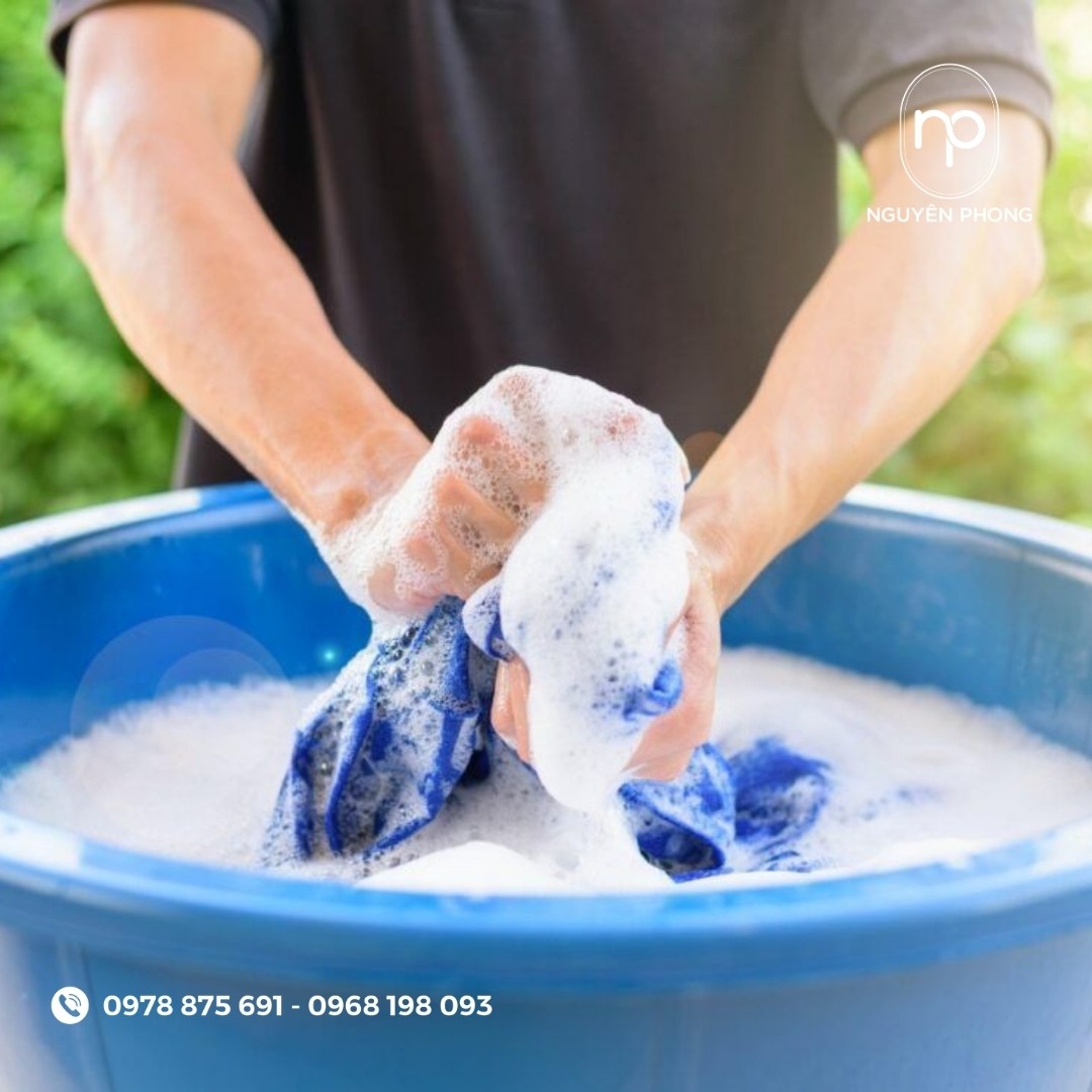 Sử dụng xà phòng dịu nhẹ với vải in